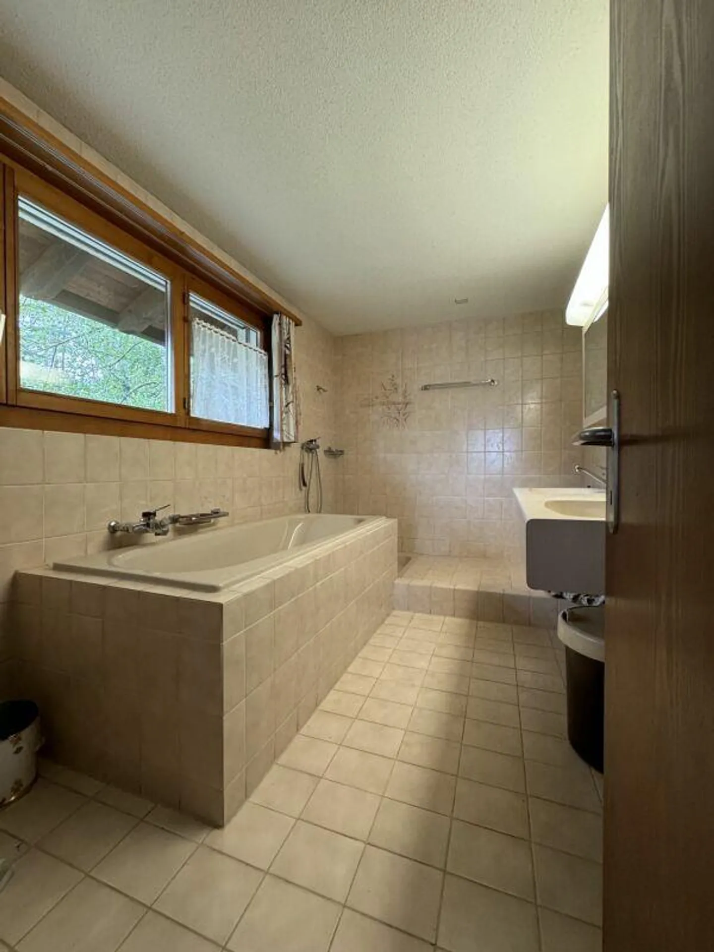 Casa unifamiliare in posizione da sogno con potenziale - Foto 13 di 16