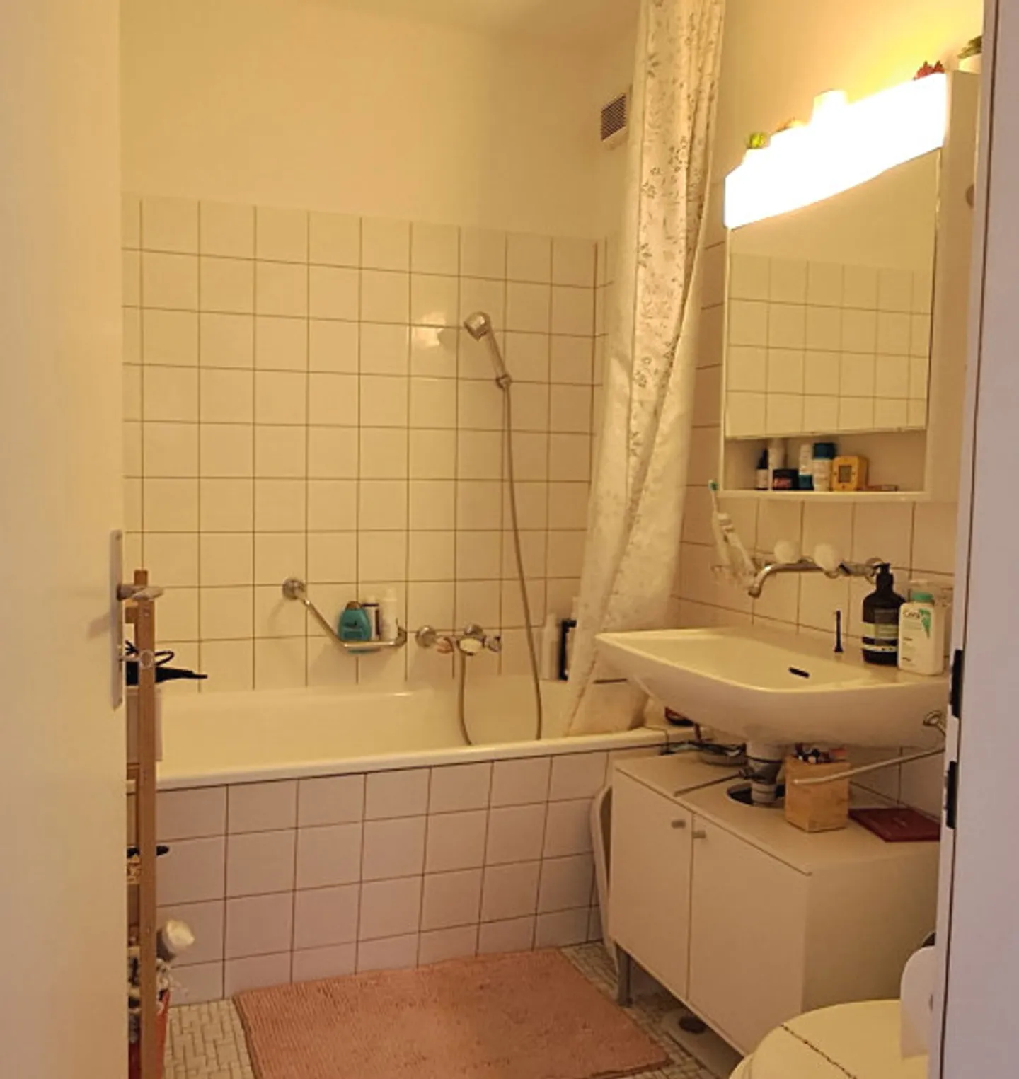 SIERRE - Incantevole appartamento di 2,5 locali con terrazza soleggiata - Foto 4 di 7