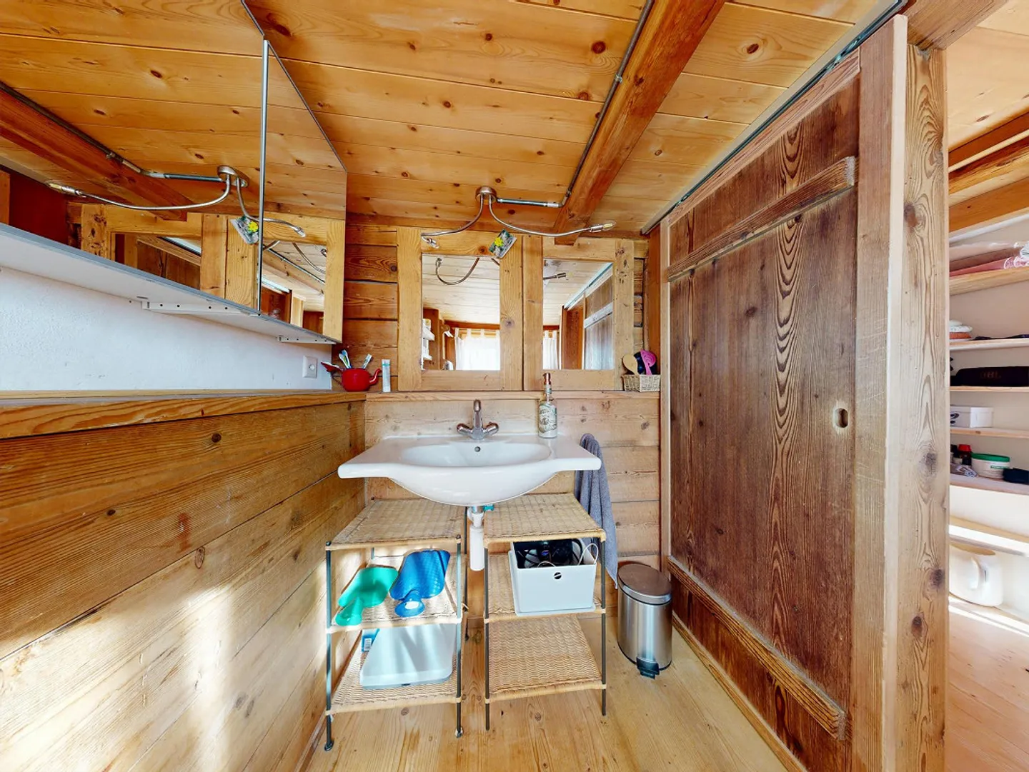 Traditionelles Wohnhaus mit Einliegerwohnung und Schopfanbau - Foto 11 von 20