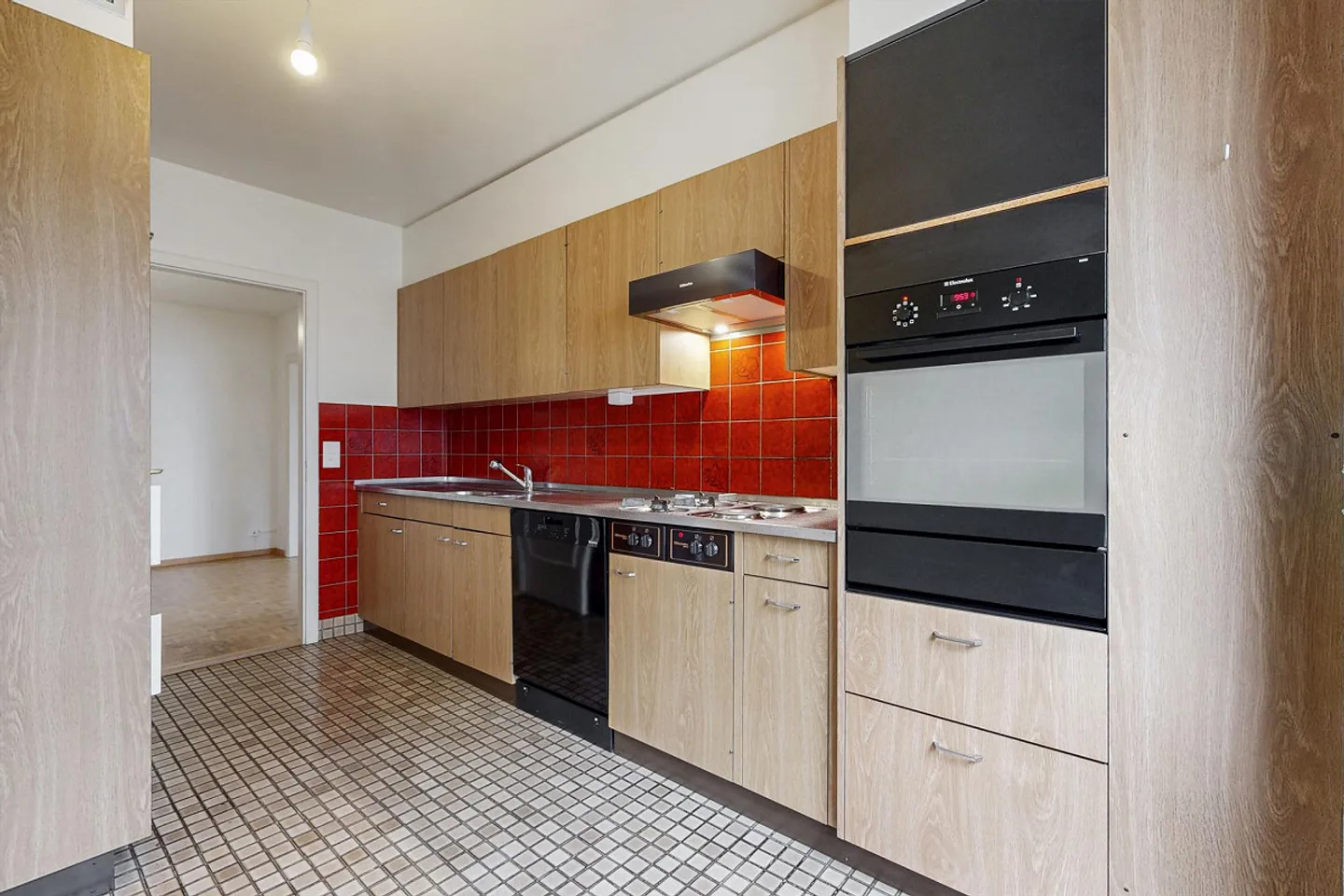 Nice living space for the family - Photo 6 of 11