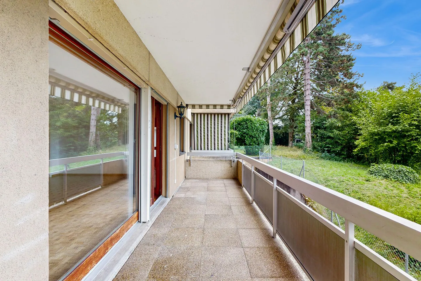 Nice living space for the family - Photo 8 of 11