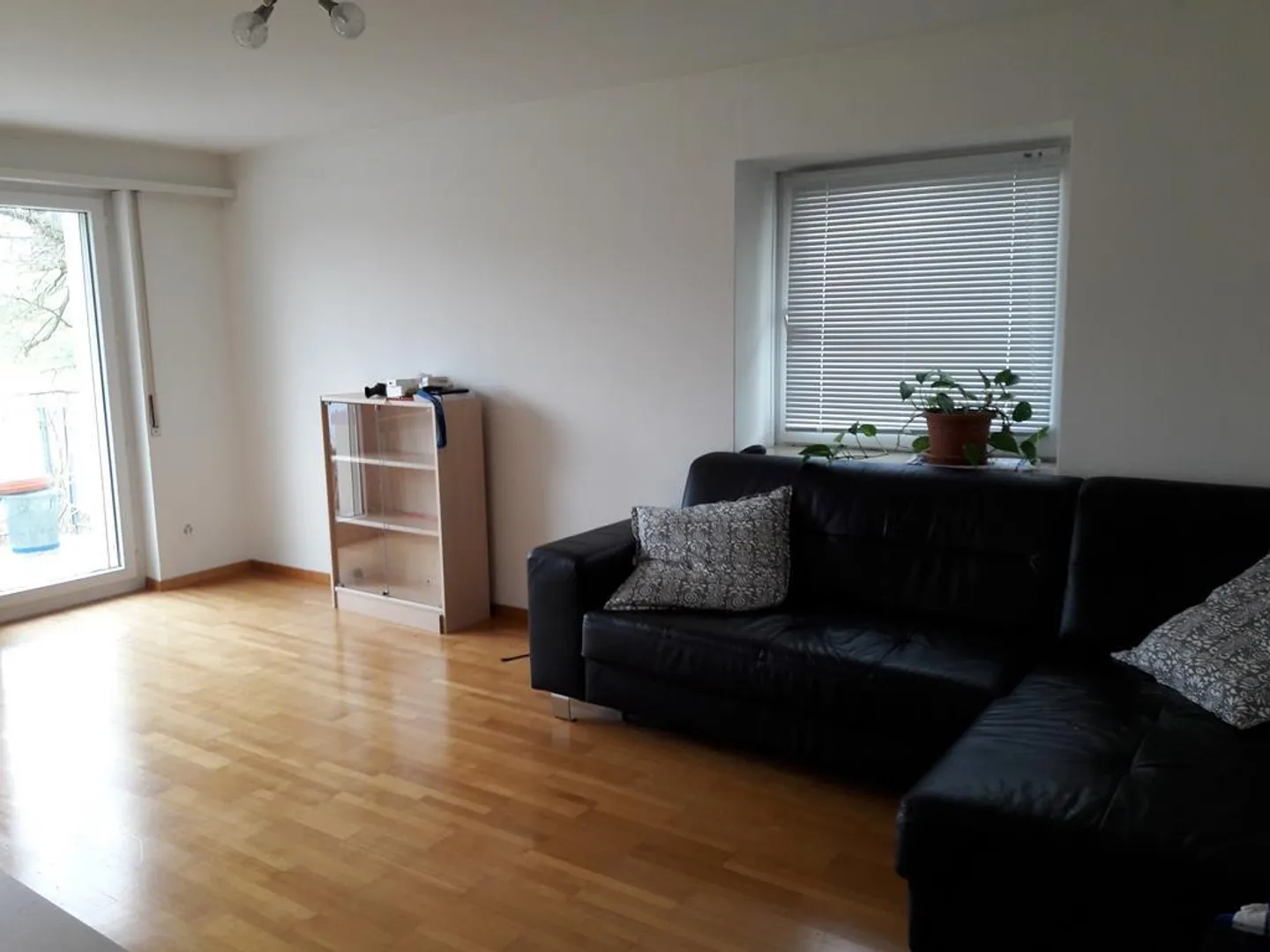 Luminoso appartamento di 3 stanze in una posizione adatta alle famiglie ad Andelfingen - Foto 5 di 9