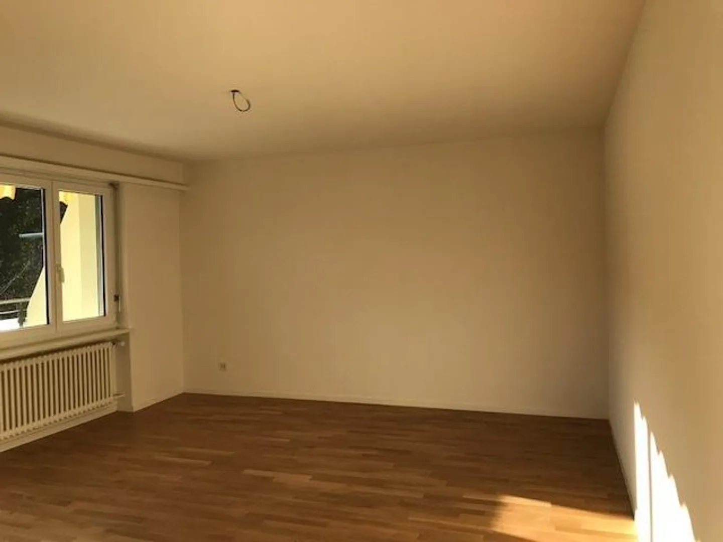 Luminoso appartamento di 3 stanze in una posizione adatta alle famiglie ad Andelfingen - Foto 8 di 9