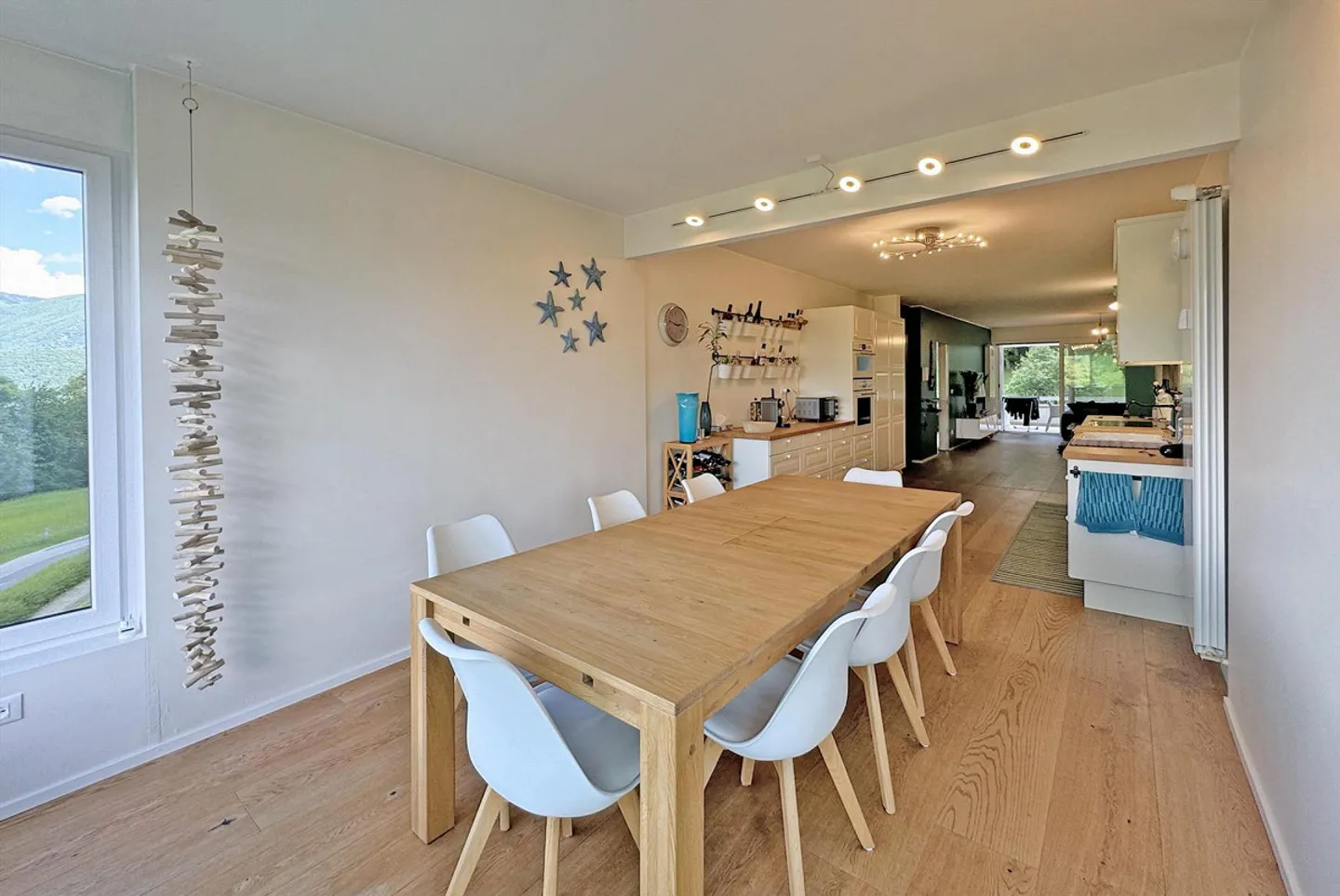 STUNDE 4.5 ZIMMER VON 170 MQ MIT SEEBLICK IM GRÜNEN IN CARONA - Foto 1 von 10