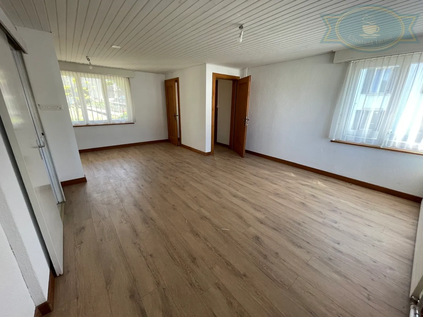 Großes renoviertes Haus im Zentrum des Dorfes Chevenez - Foto 5 von 11