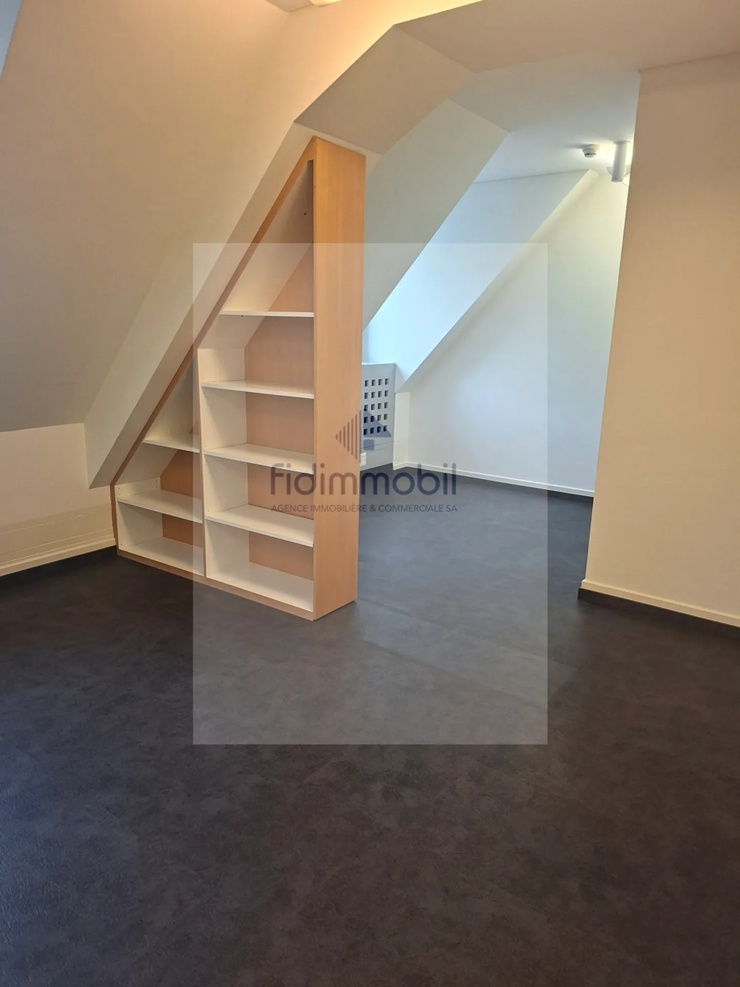 Spazio commerciale per uffici, centro città - Foto 3 di 8