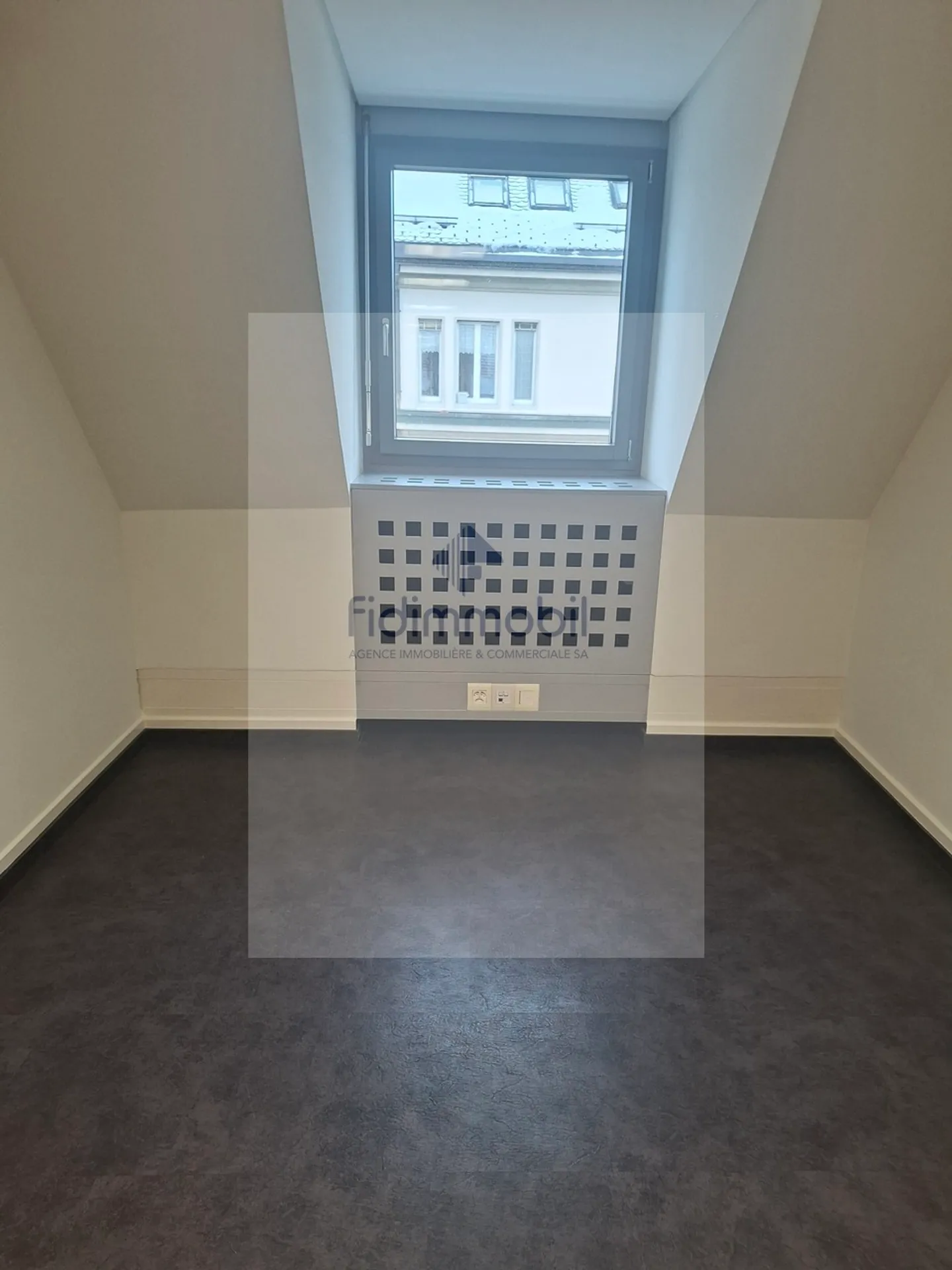 Spazio commerciale per uffici, centro città - Foto 5 di 8