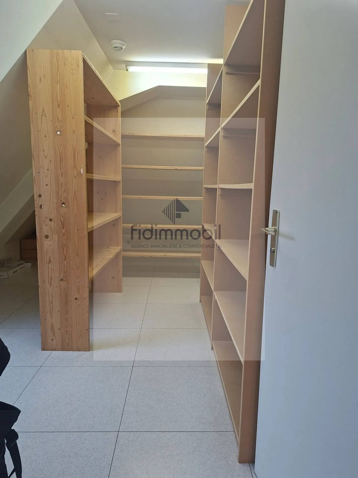 Spazio commerciale per uffici, centro città - Foto 6 di 8