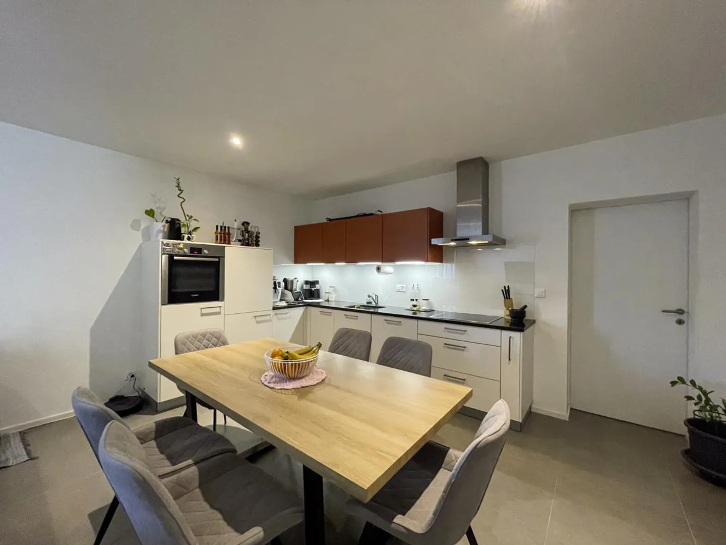 Villa with independent apartment? Clear view and strong potential - Photo 11 of 13