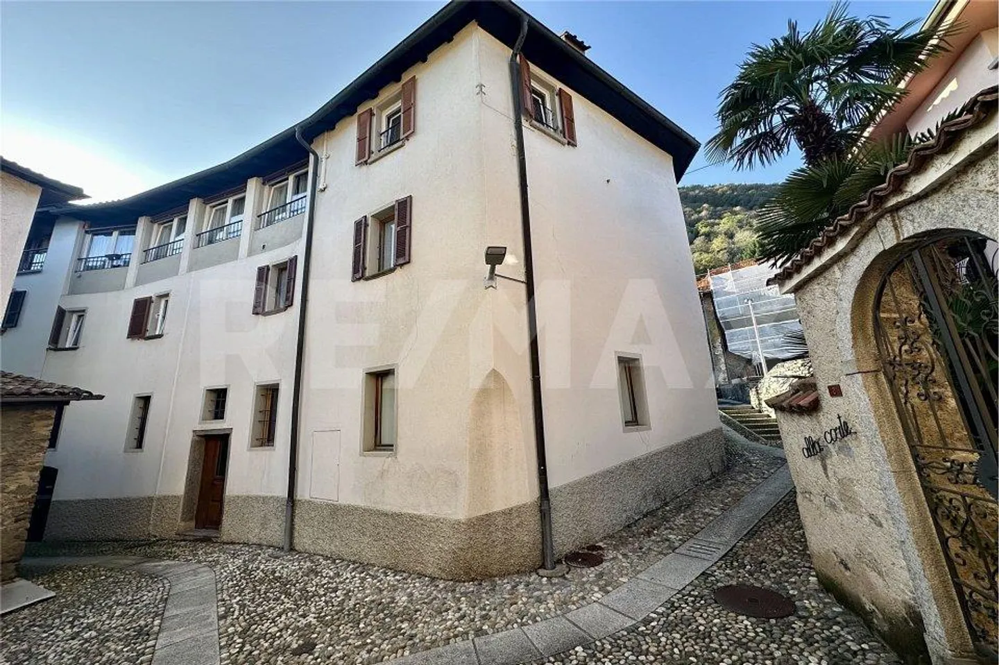 Beautiful Ticino House in the Center of Bedano also as a Second Home. - Photo 4 of 13