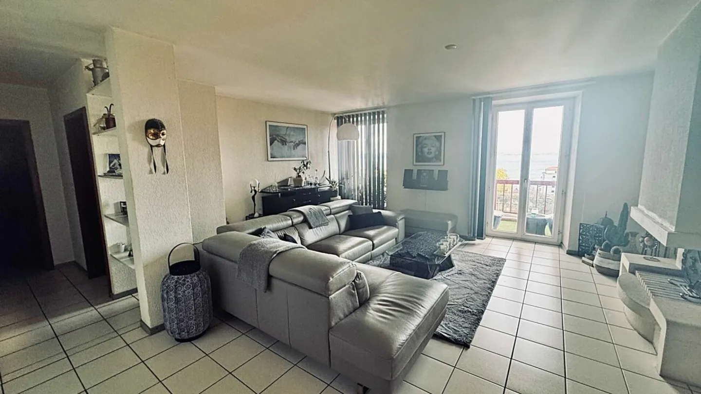 Spacious 4.5-room apartment in the city center of Neuchâtel - Photo 5 of 24