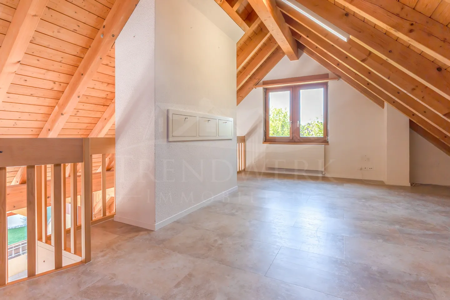 Luminoso appartamento duplex di 5,5 locali a Freimettigen - Foto 15 di 16