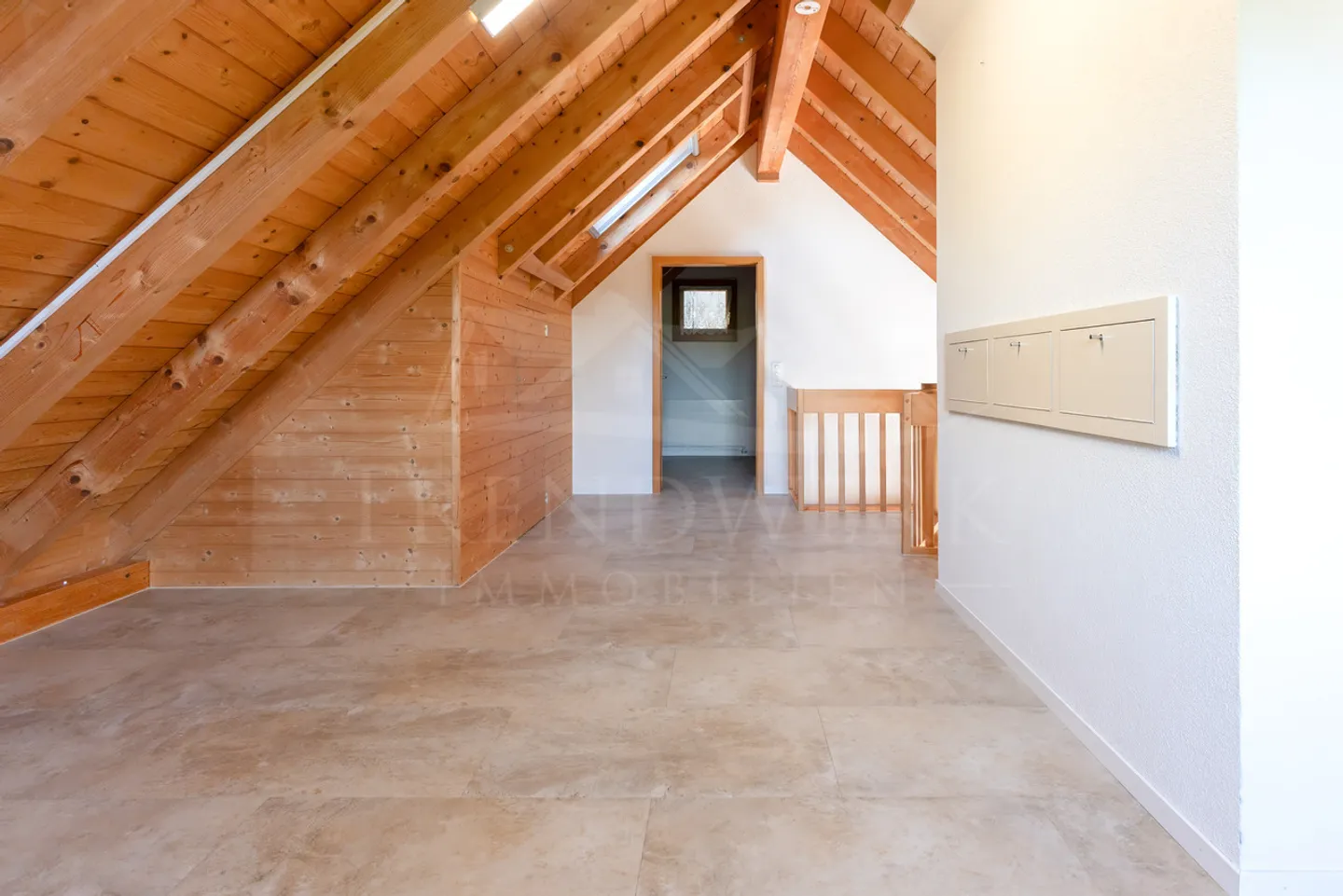 Luminoso appartamento duplex di 5,5 locali a Freimettigen - Foto 16 di 16