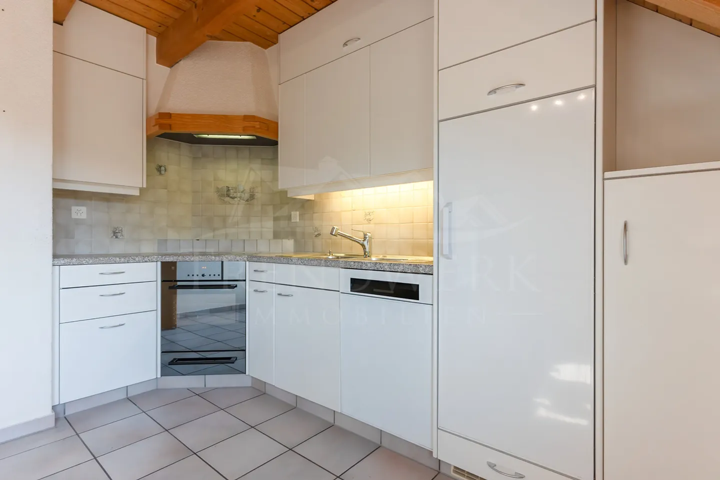 Luminoso appartamento duplex di 5,5 locali a Freimettigen - Foto 7 di 16
