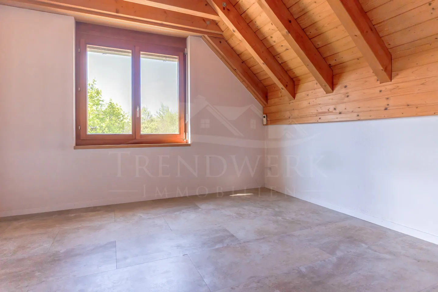 Luminoso appartamento duplex di 5,5 locali a Freimettigen - Foto 12 di 16