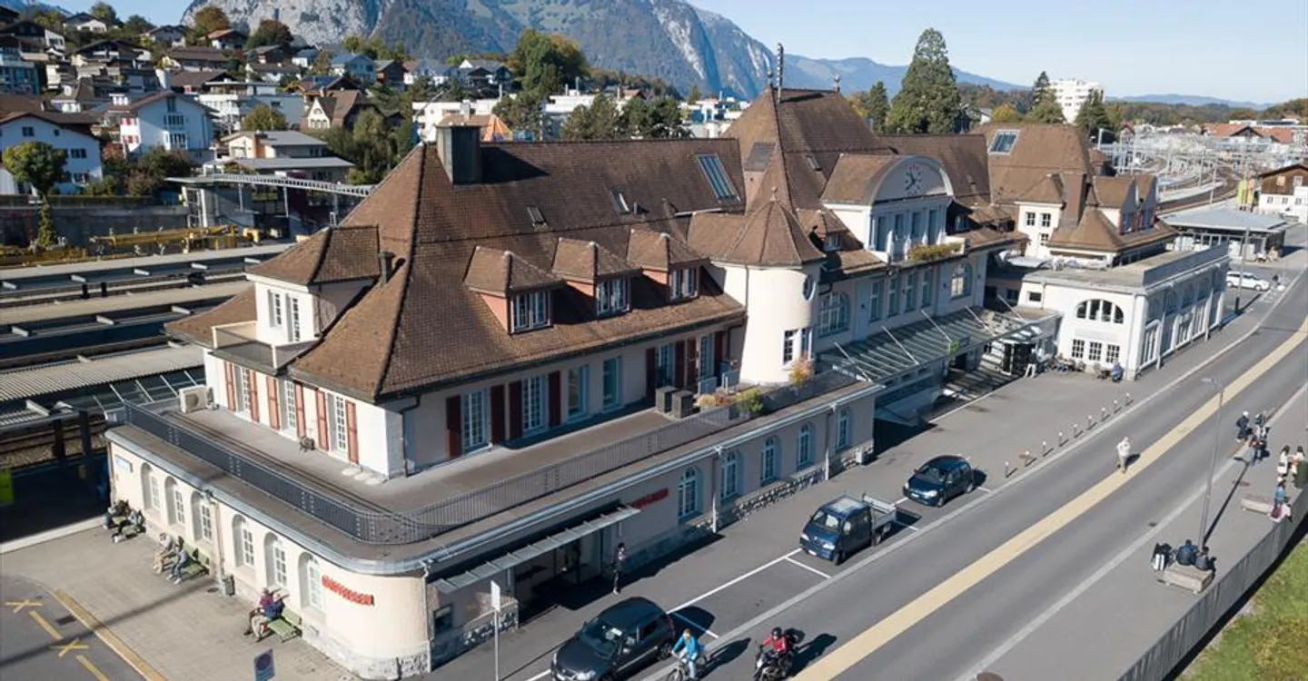 Magazzino direttamente alla stazione di Spiez - Foto 1 di 3