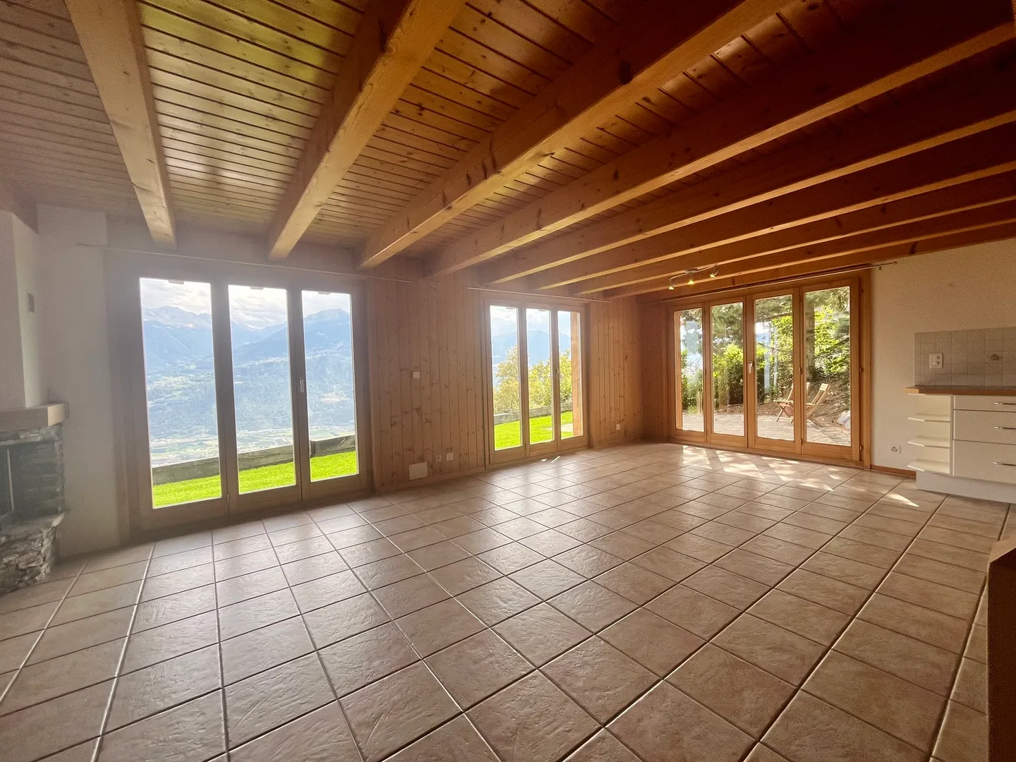 Chalet for sale - Photo 5 of 10