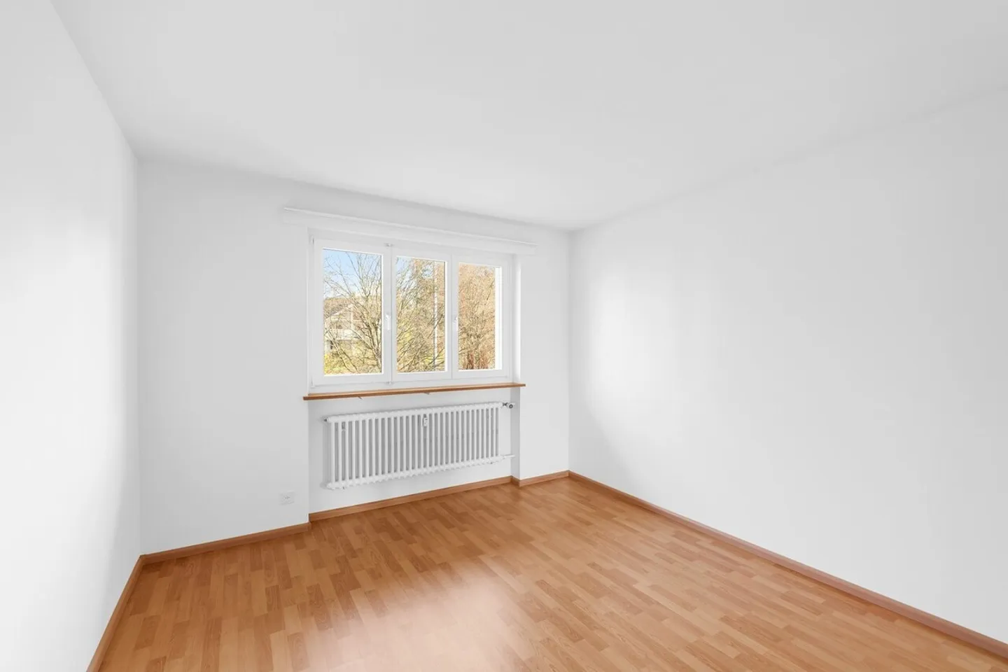 Appartement rénové avec balcon - Photo 6 sur 8