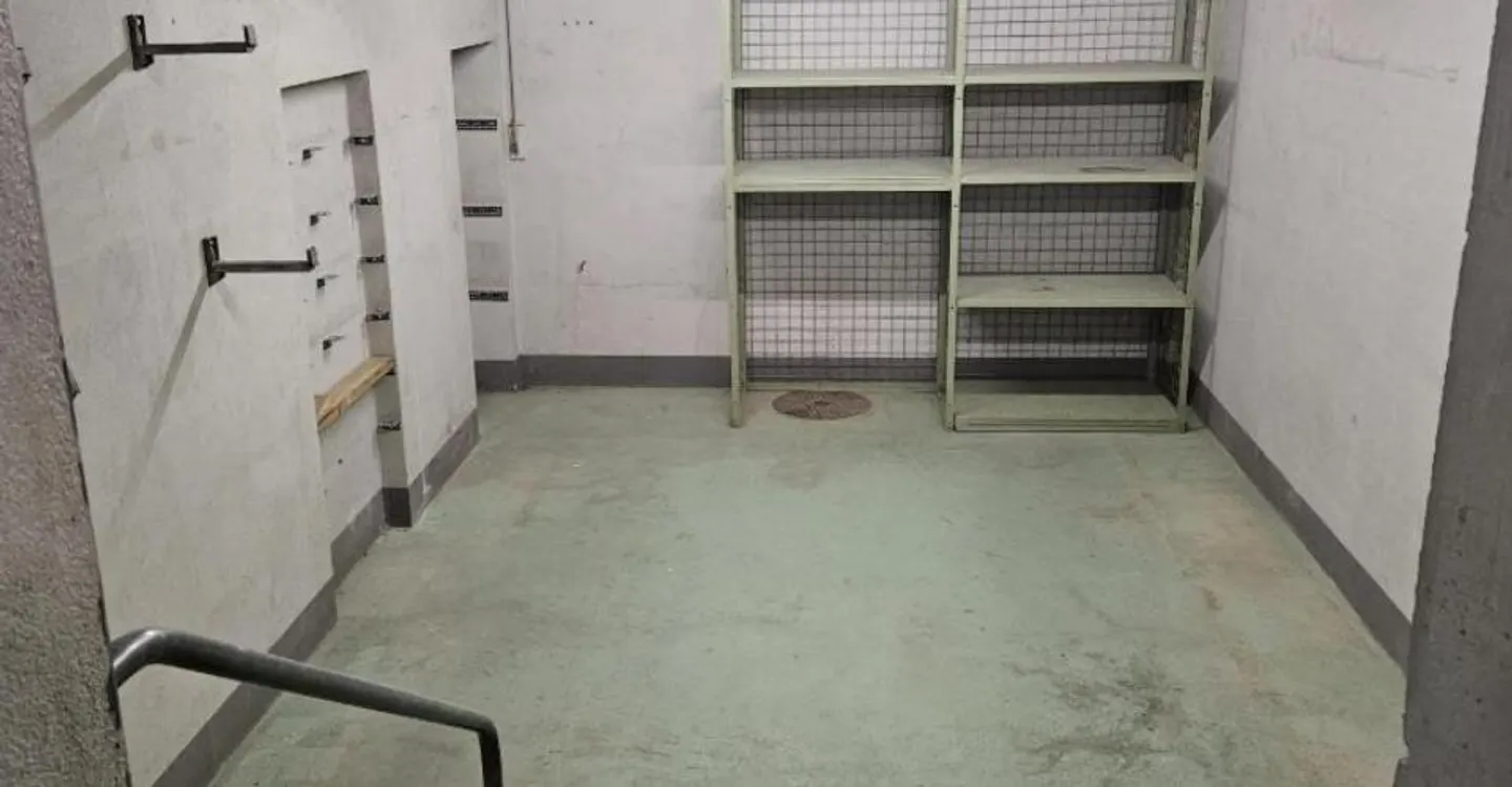 Magazzino direttamente alla stazione di Spiez - Foto 2 di 3
