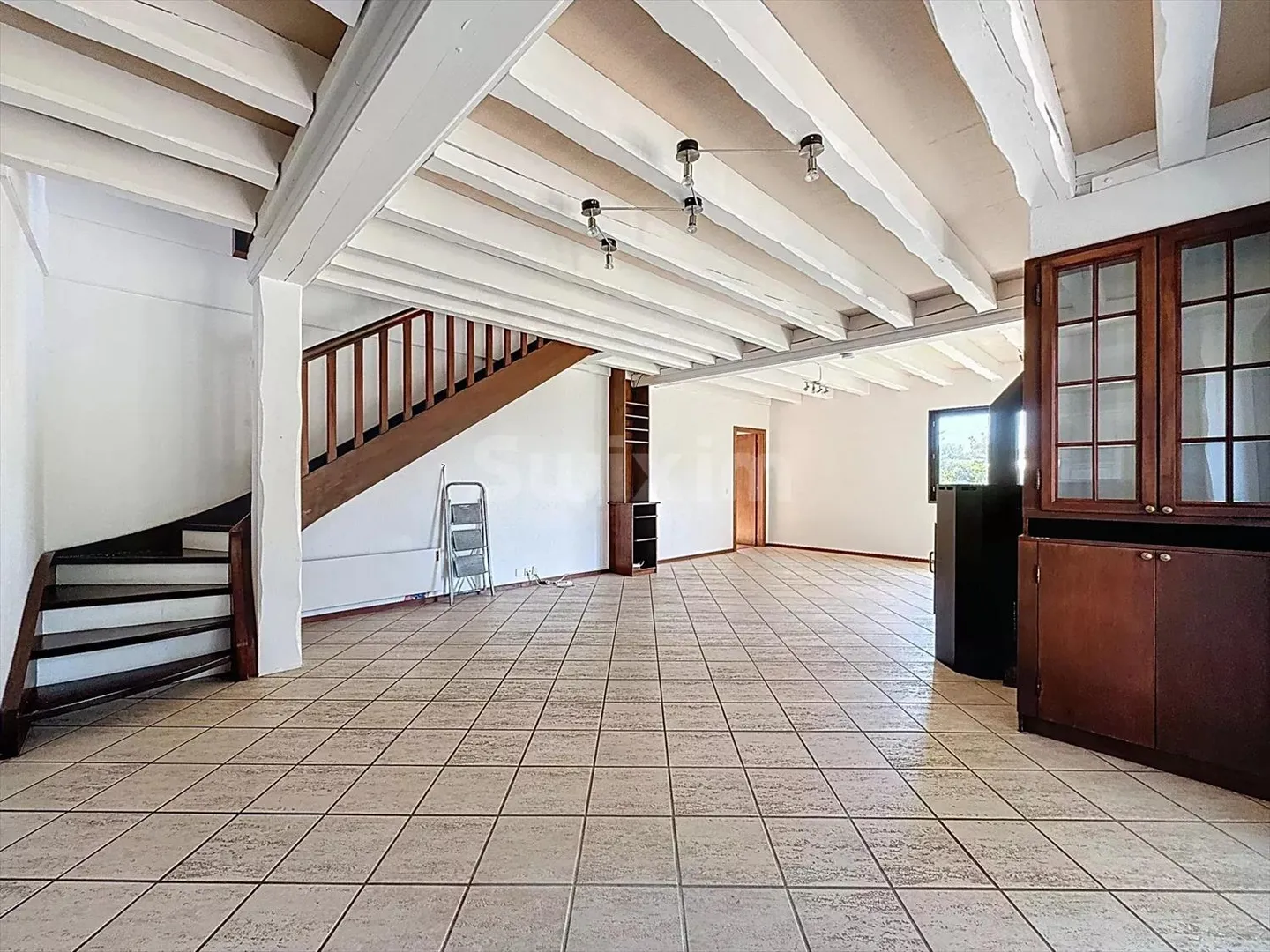 Casa indipendente con 7 camere su un terreno di 180m2 di 1'235m2! - Foto 3 di 13