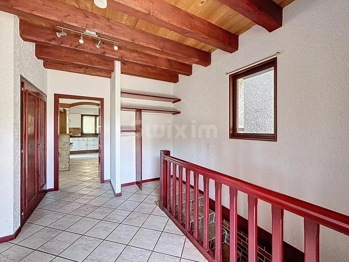 Casa indipendente con 7 camere su un terreno di 180m2 di 1'235m2! - Foto 12 di 13