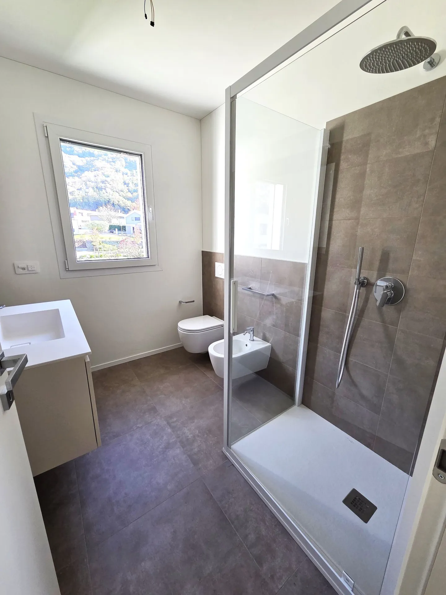 Nouvel appartement de 3,5 pièces à Camorino - Photo 3 sur 8