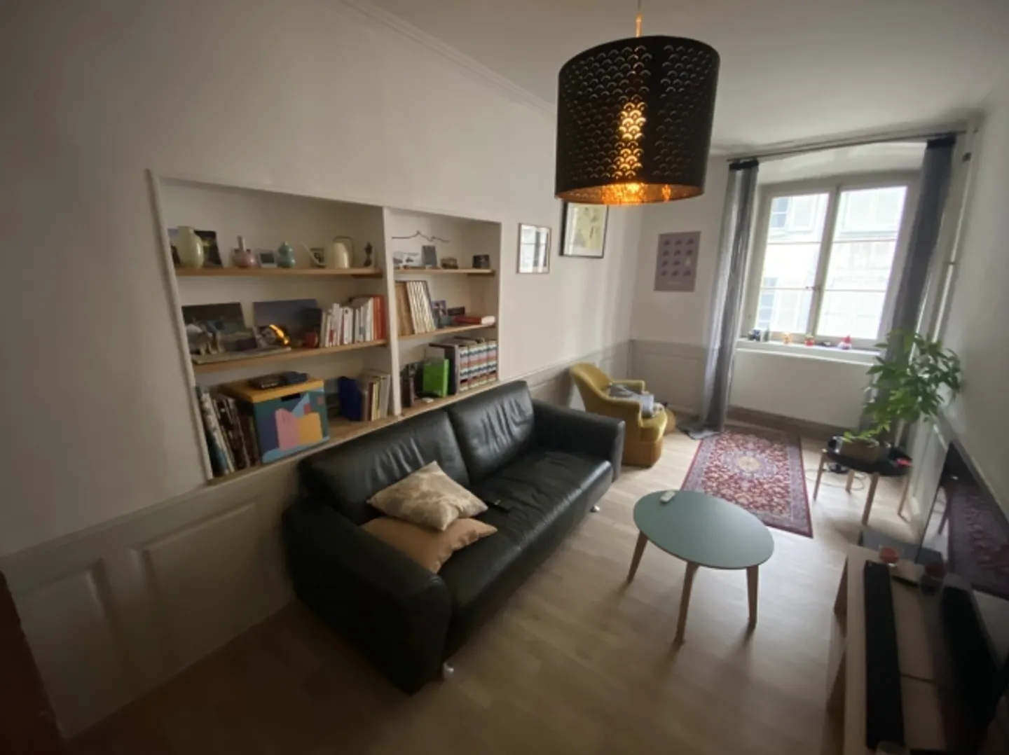 Gebäude mit 3 Wohnungen und einer Gewerbefläche. - Foto 4 von 8