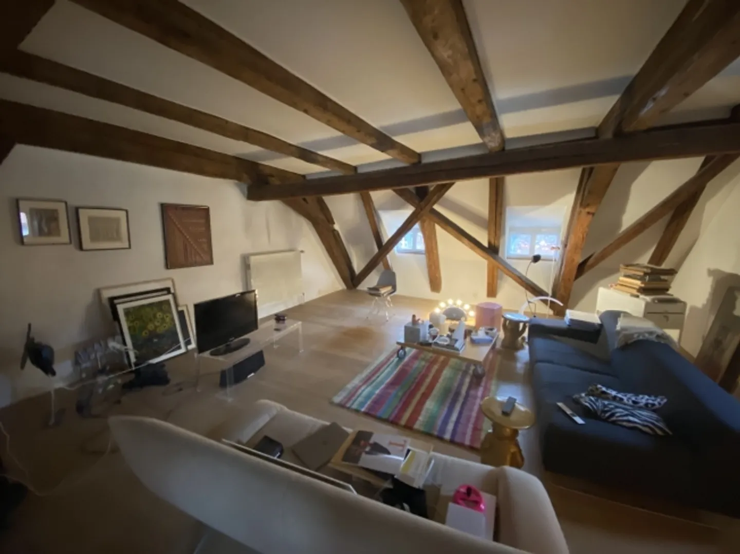 Gebäude mit 3 Wohnungen und einer Gewerbefläche. - Foto 1 von 8