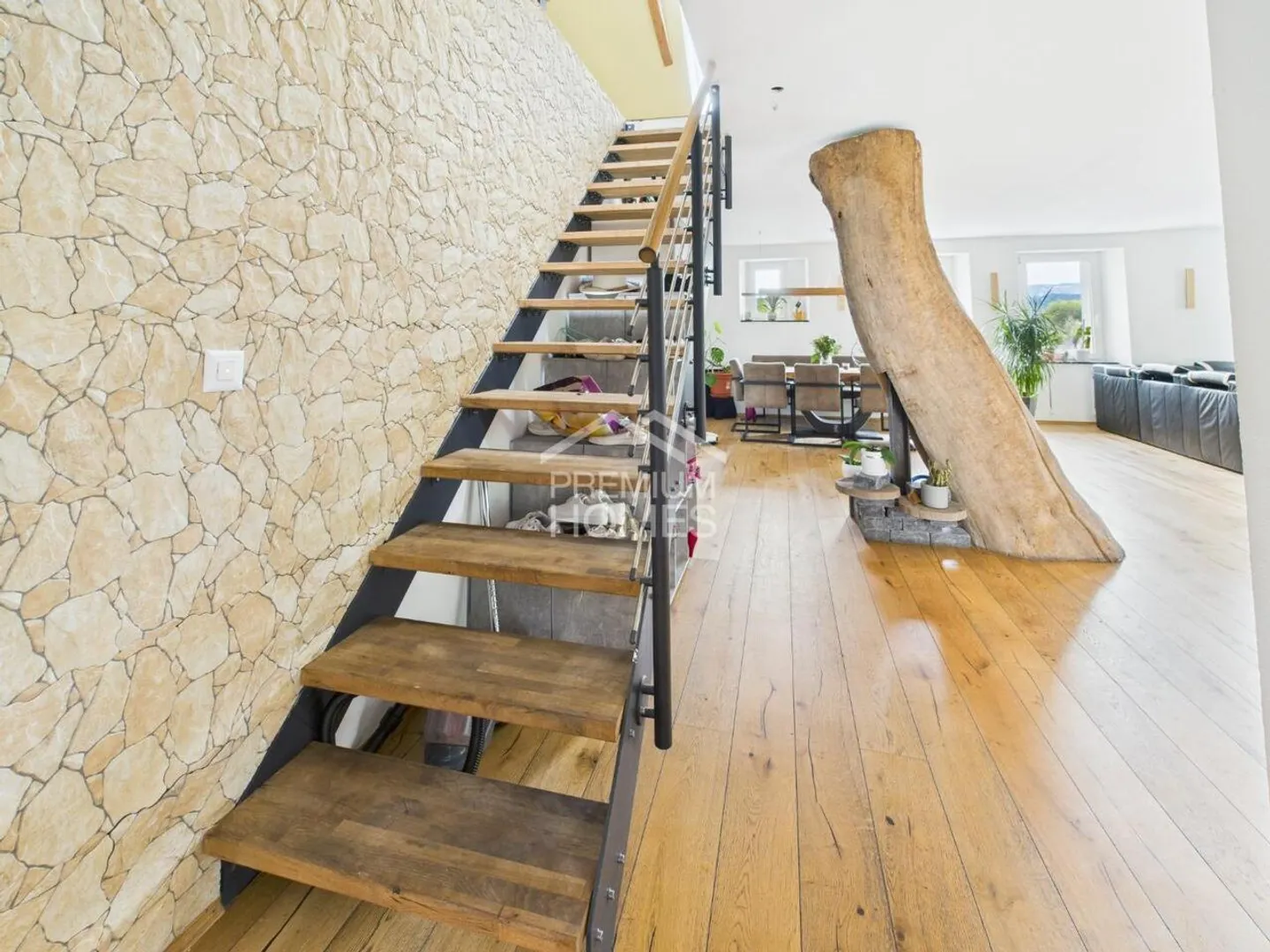 Geräumiges Familienhaus mit Büro - Foto 7 von 9