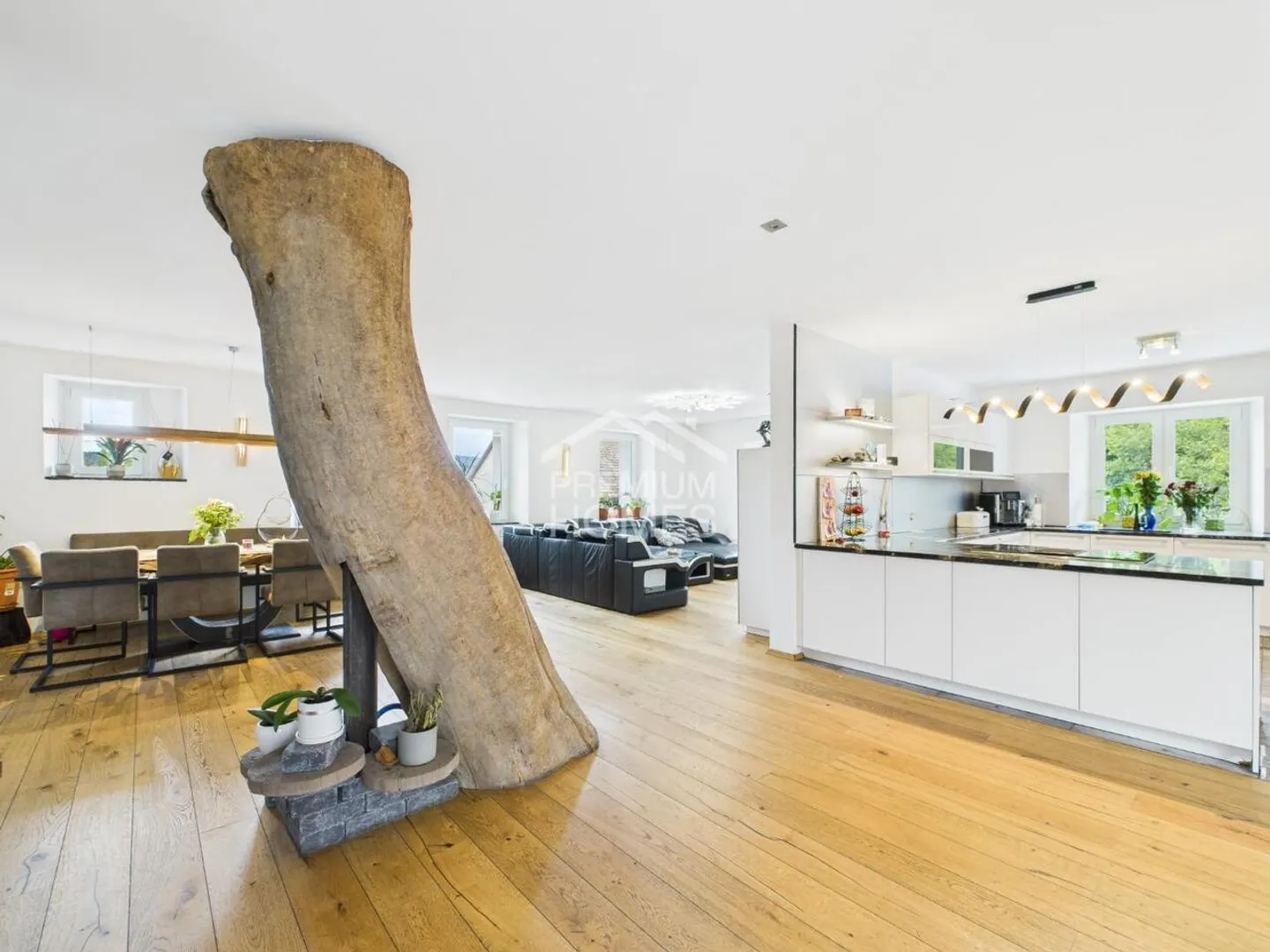 Geräumiges Familienhaus mit Büro - Foto 4 von 9