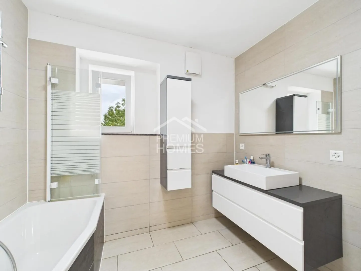 Geräumiges Familienhaus mit Büro - Foto 8 von 9