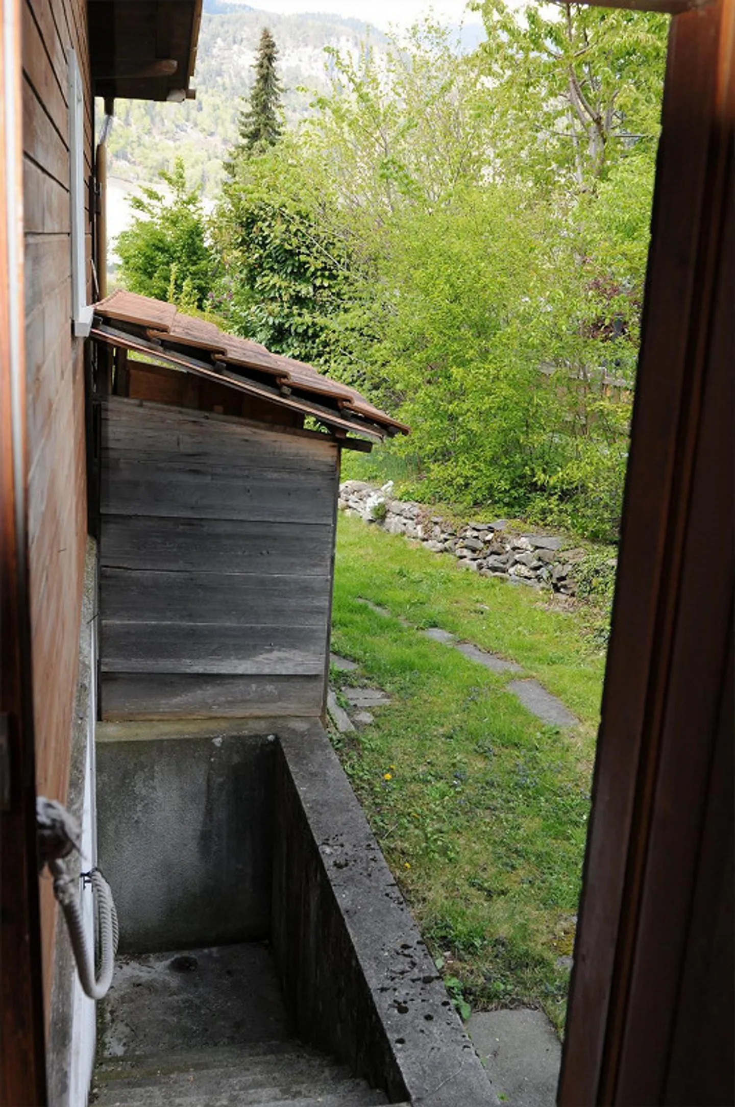 Chalet in legno affascinante con giardino circostante - Foto 14 di 15