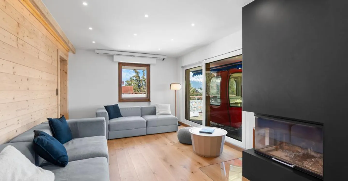 Attique rénové avec vue panoramique - Photo 3 sur 10