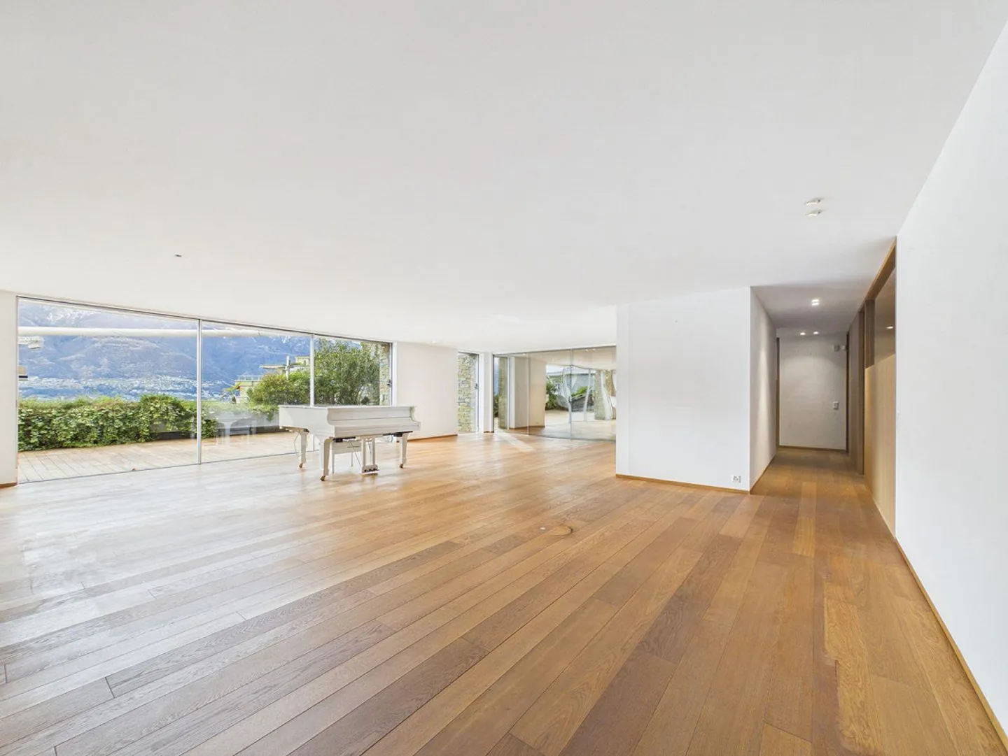 Appartamento elegante e stiloso con vista panoramica sul Lago Maggiore - Foto 3 di 24