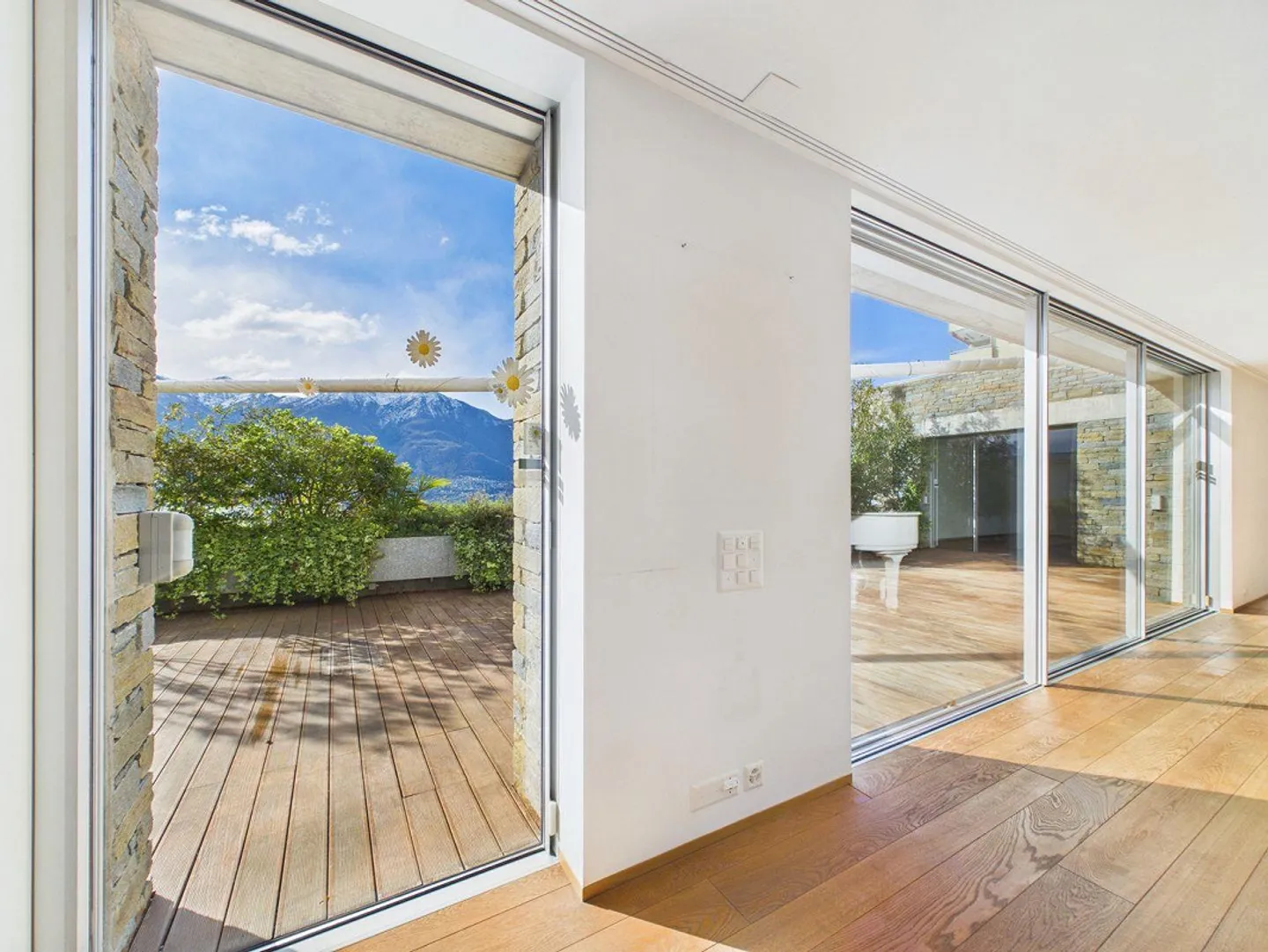 Appartamento elegante e stiloso con vista panoramica sul Lago Maggiore - Foto 8 di 24