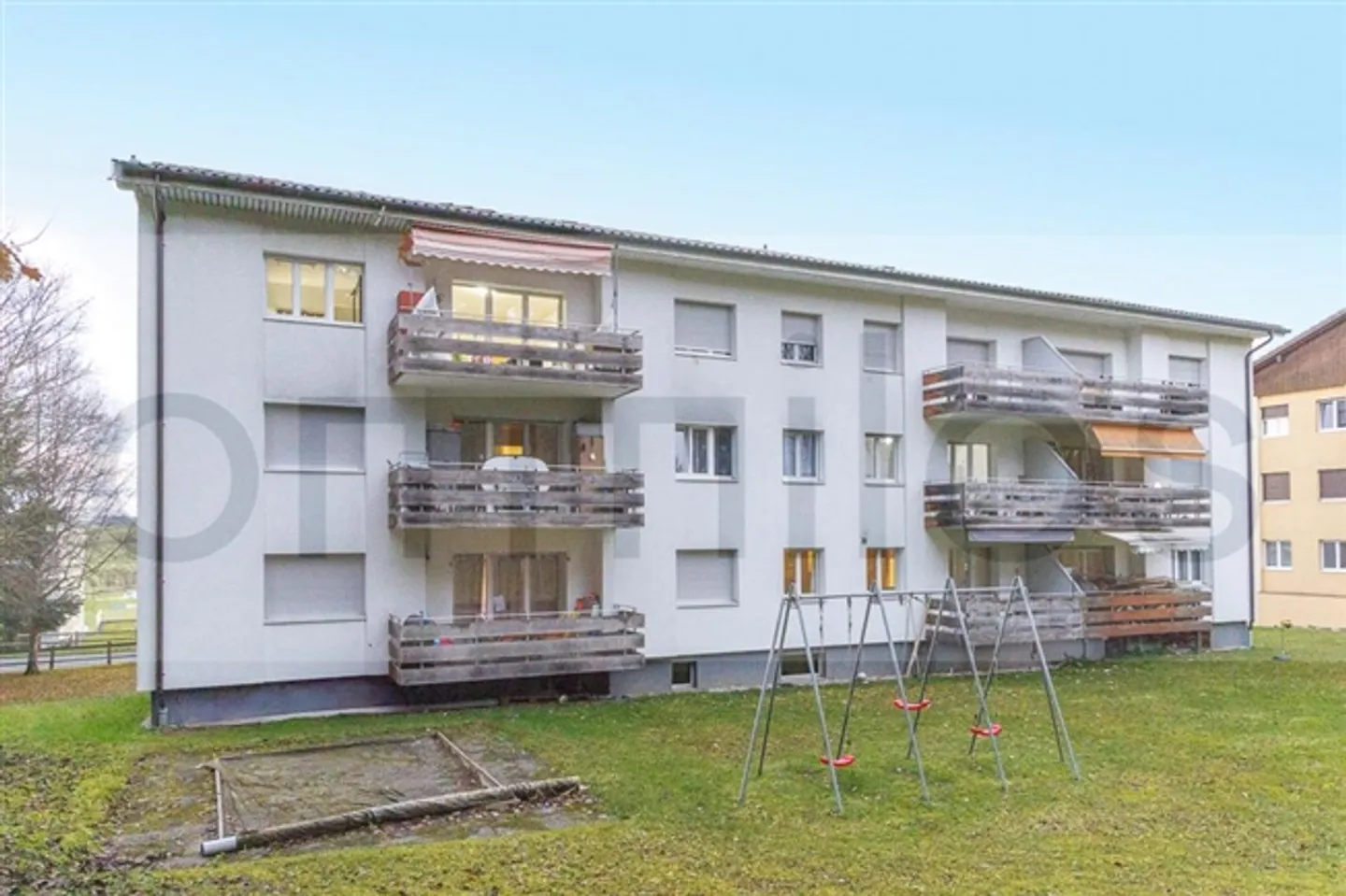 Quiet, functional 3.5-room apartment with balcony, ideally located - Photo 2 of 8