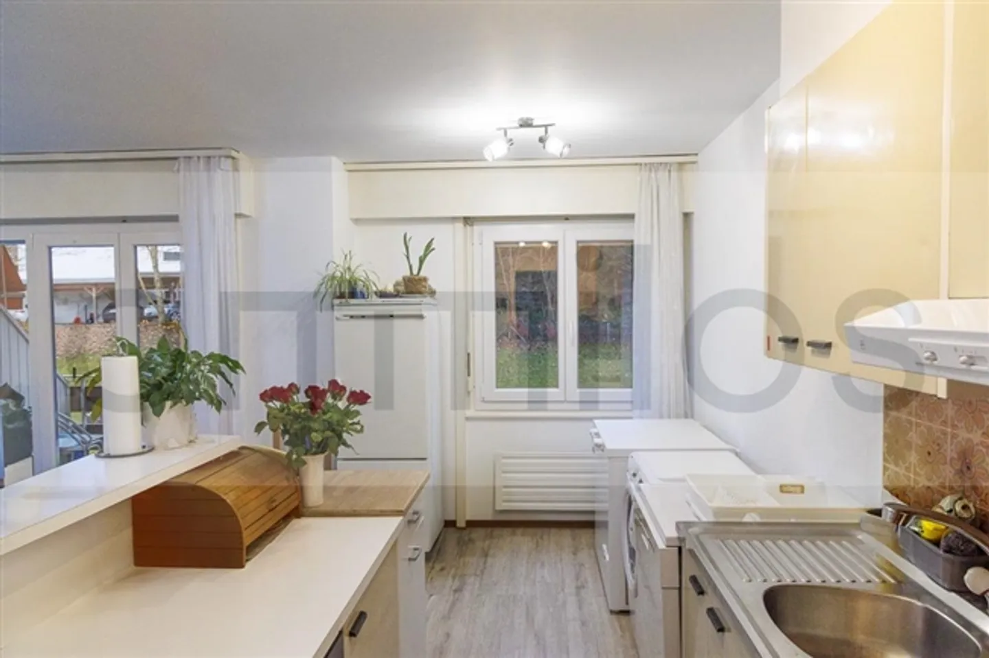 Quiet, functional 3.5-room apartment with balcony, ideally located - Photo 4 of 8