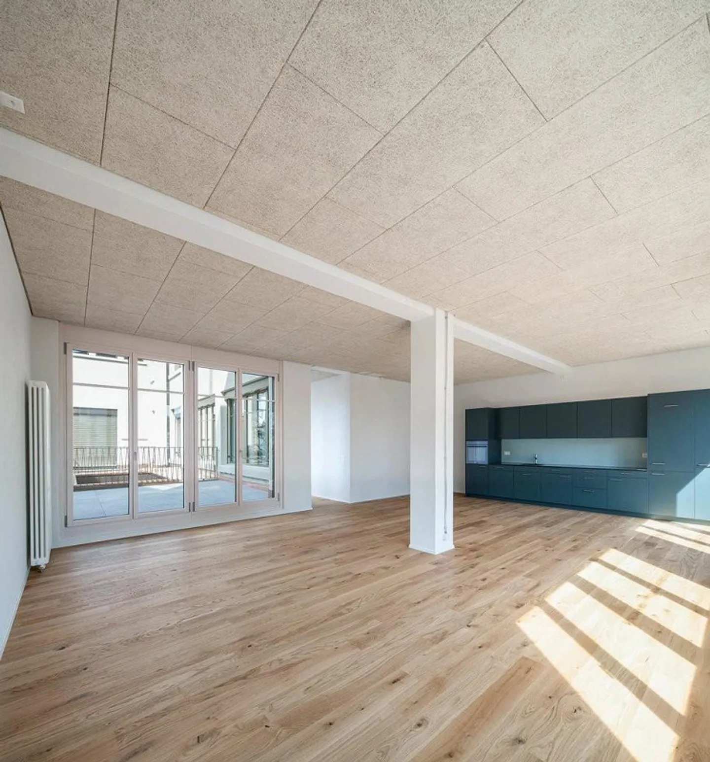 Beautiful 4-room loft apartment with its own terrace - Photo 2 of 11