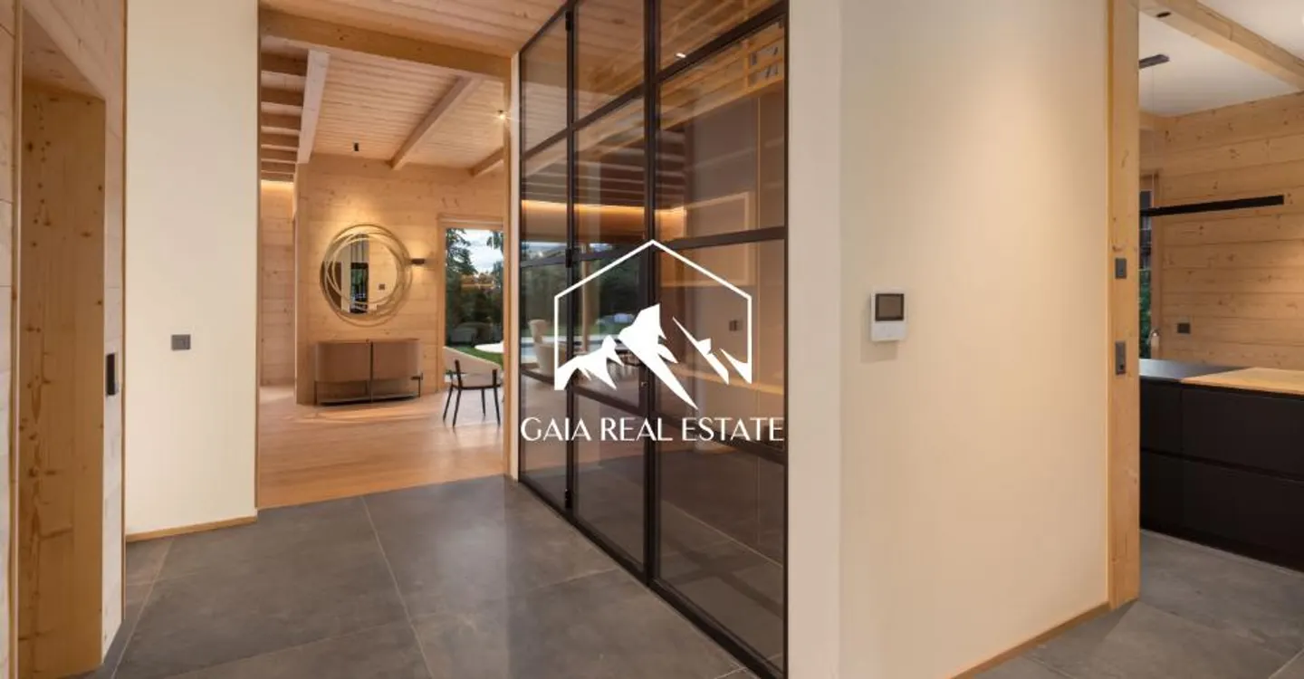 Chalet Master - Photo 2 of 19