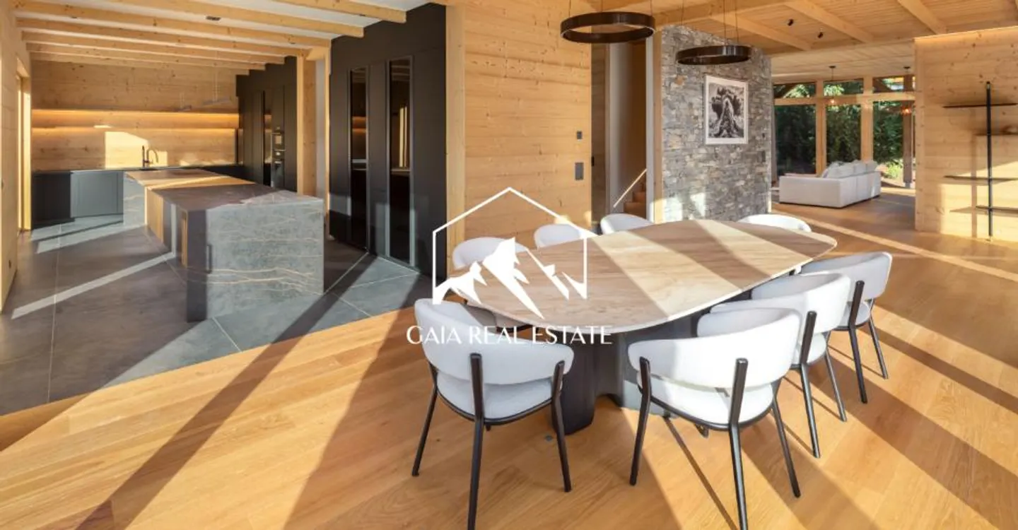 Chalet Master - Photo 11 of 19