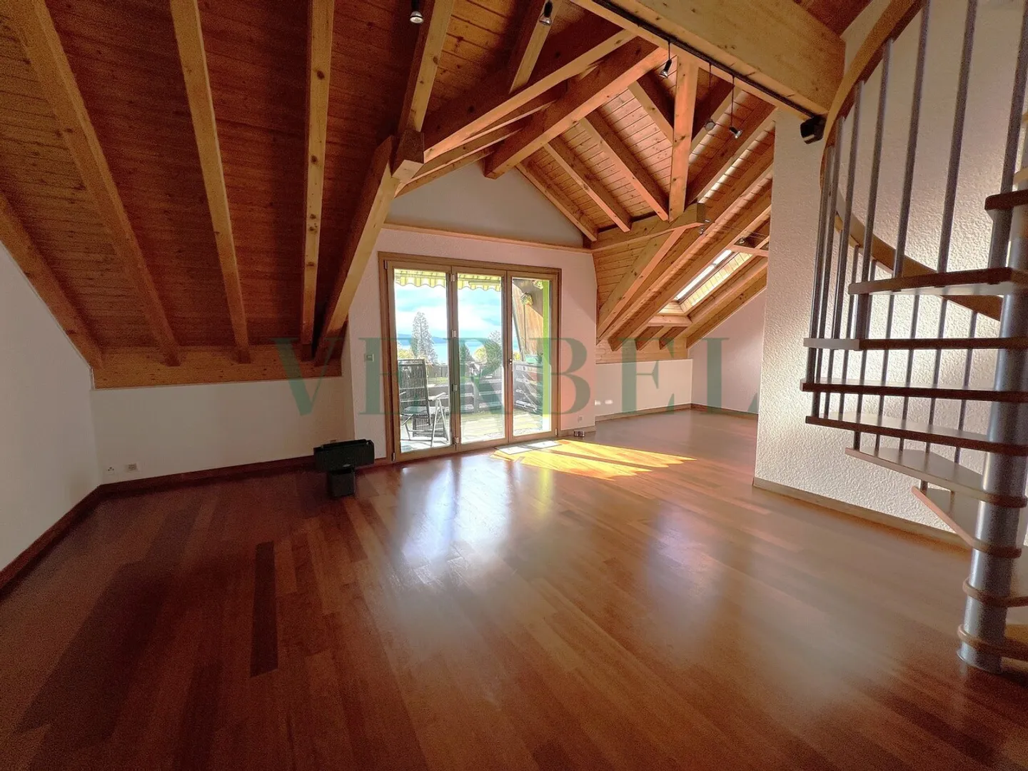 Schöne 4,5-Zimmer-Wohnung mit Blick auf den See und die Alpen - Foto 1 von 8