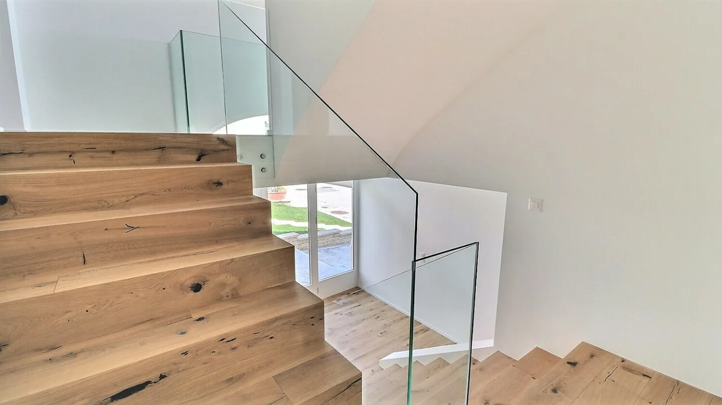 Renovated duplex apartment with lake view near Rolle - Photo 5 of 11