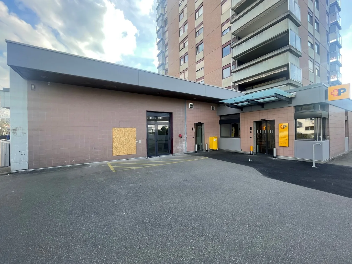 Espace commercial attrayant dans le meilleur emplacement à Therwil - Photo 7 sur 13