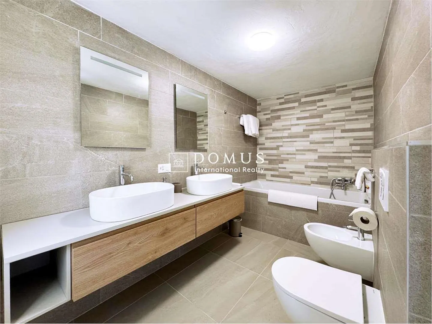 Casa rinnovata con vista lago - Foto 7 di 13