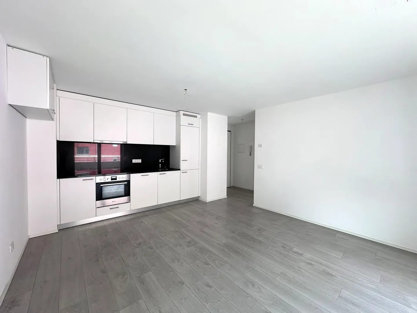 Moderno appartamento 2.5 locali con balcone a Cadenazzo - Foto 5 von 15