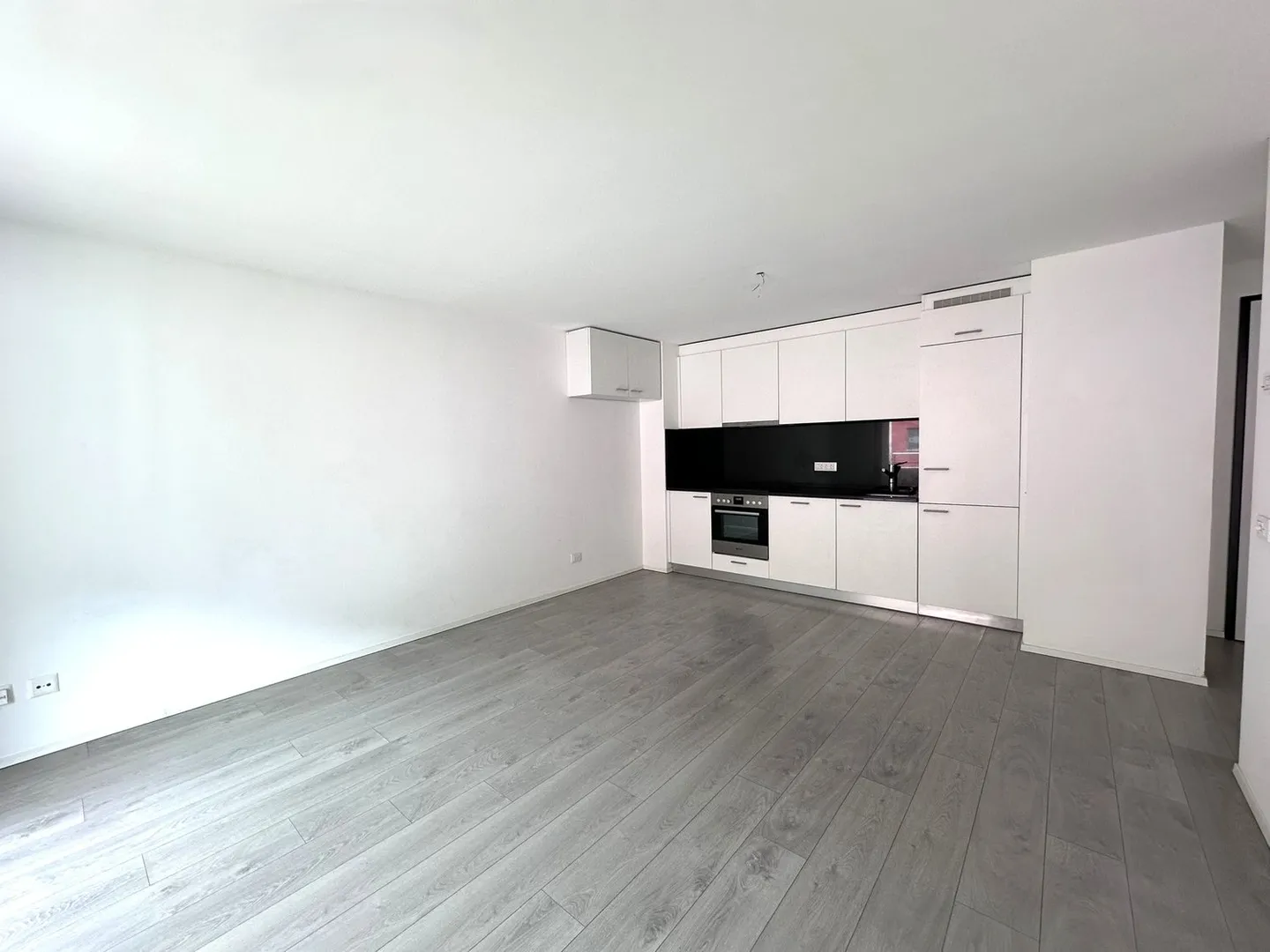 Moderno appartamento 2.5 locali con balcone a Cadenazzo - Foto 6 von 15