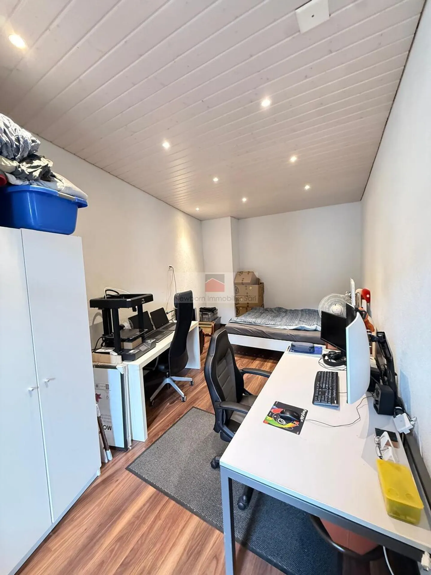 Appartement Charmant avec Terrasse - Photo 2 sur 5