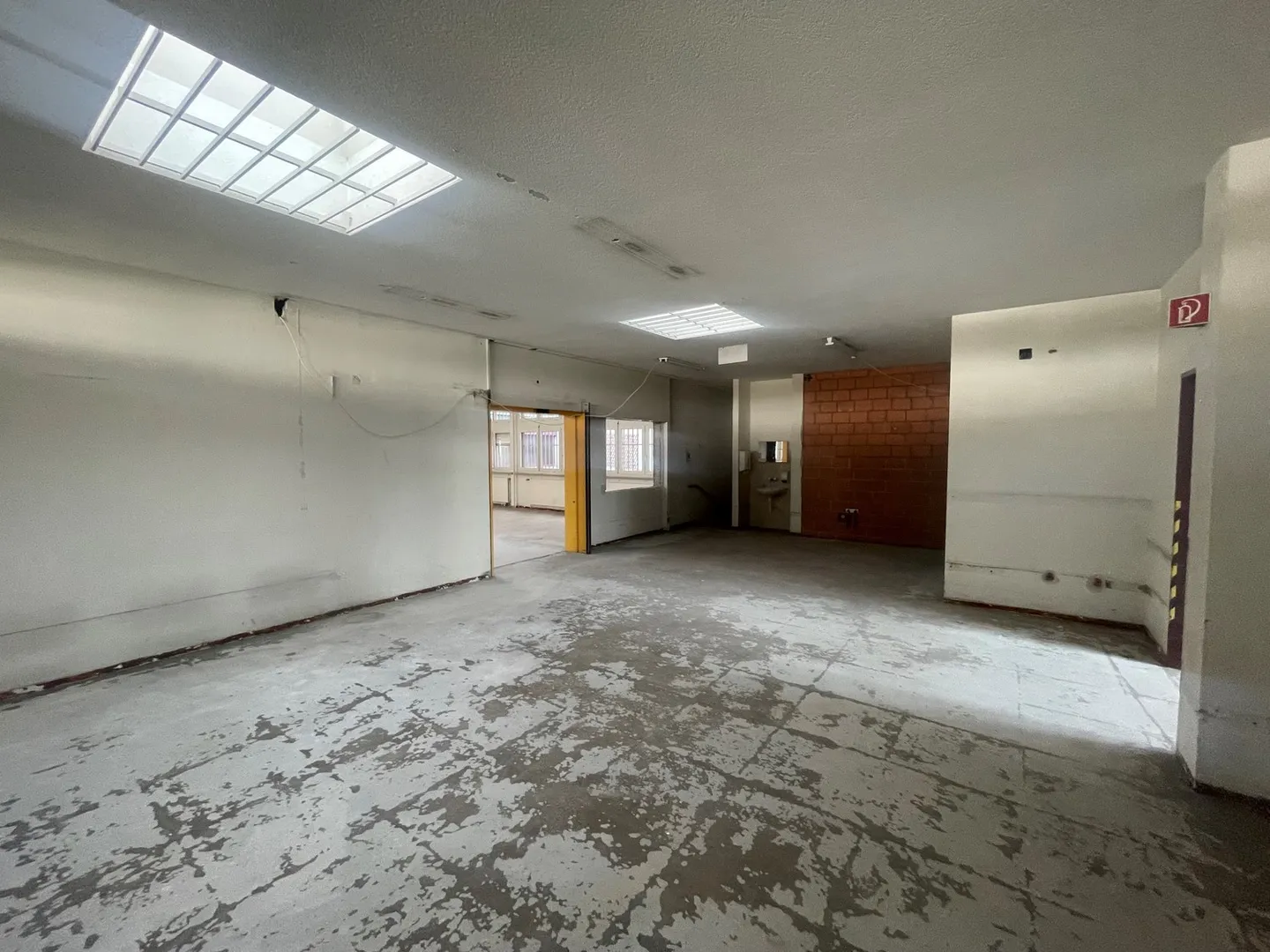 Espace commercial attrayant dans le meilleur emplacement à Therwil - Photo 10 sur 13