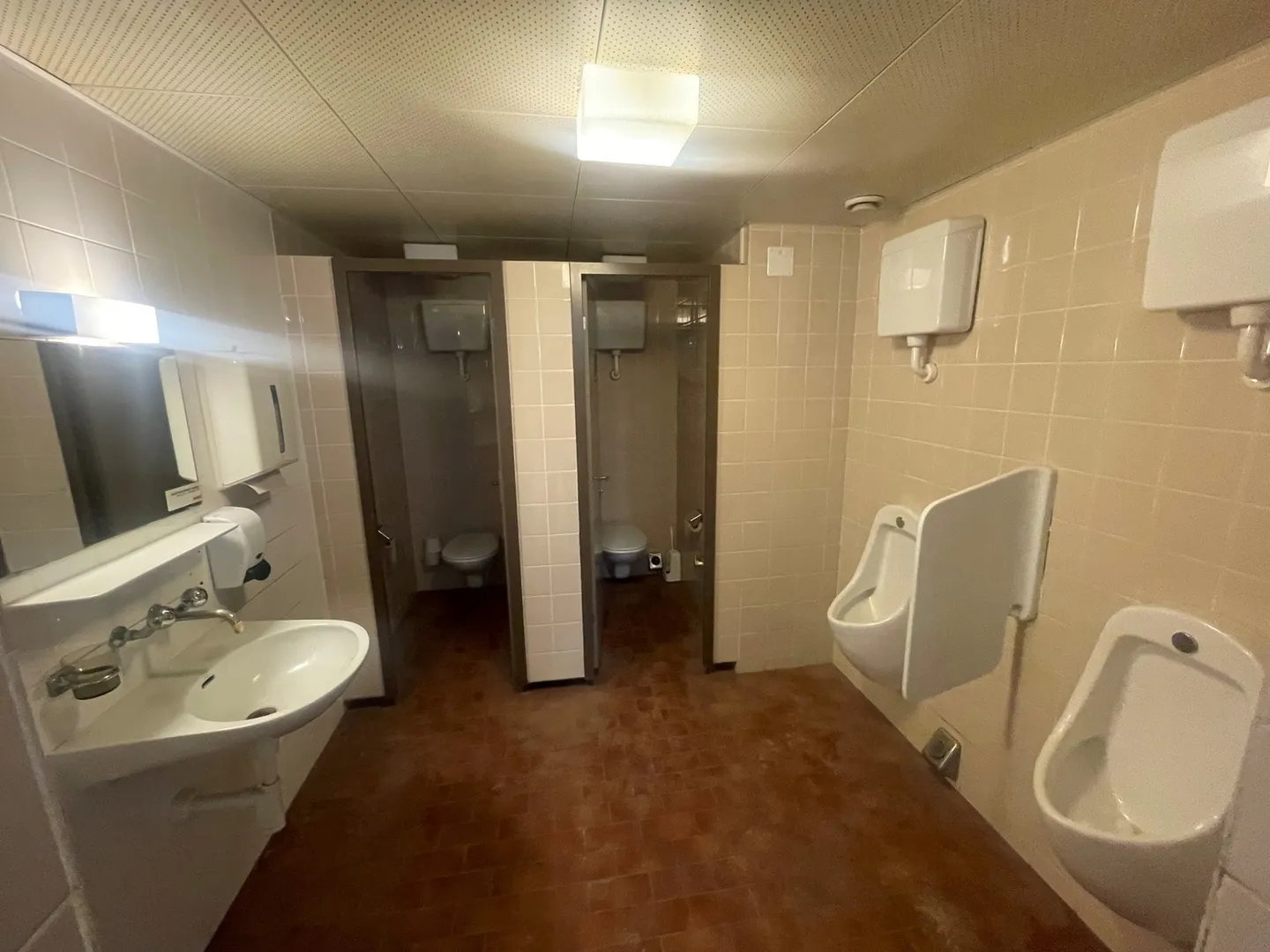 Espace commercial attrayant dans le meilleur emplacement à Therwil - Photo 13 sur 13