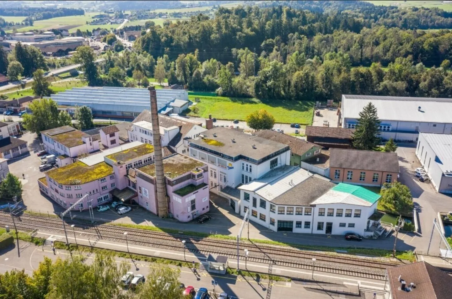 Ampio spazio di stoccaggio nell'area SUN - Foto 1 di 6